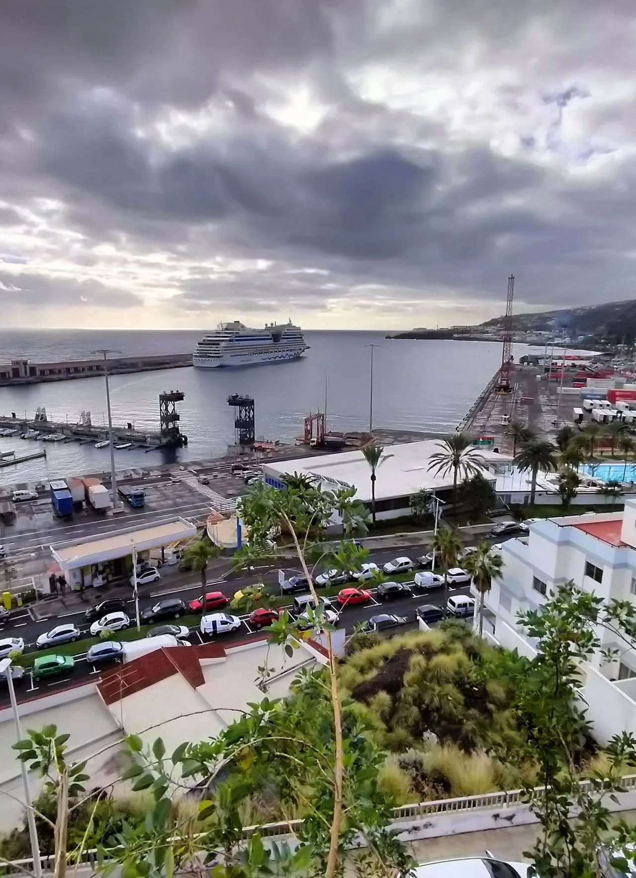 Energy community on public port rooftops, La Palma